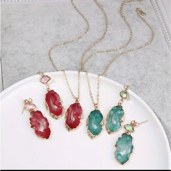 Boho Gold Plated Red Resin Necklace Earrings Matching Set - Picture 4 of 4